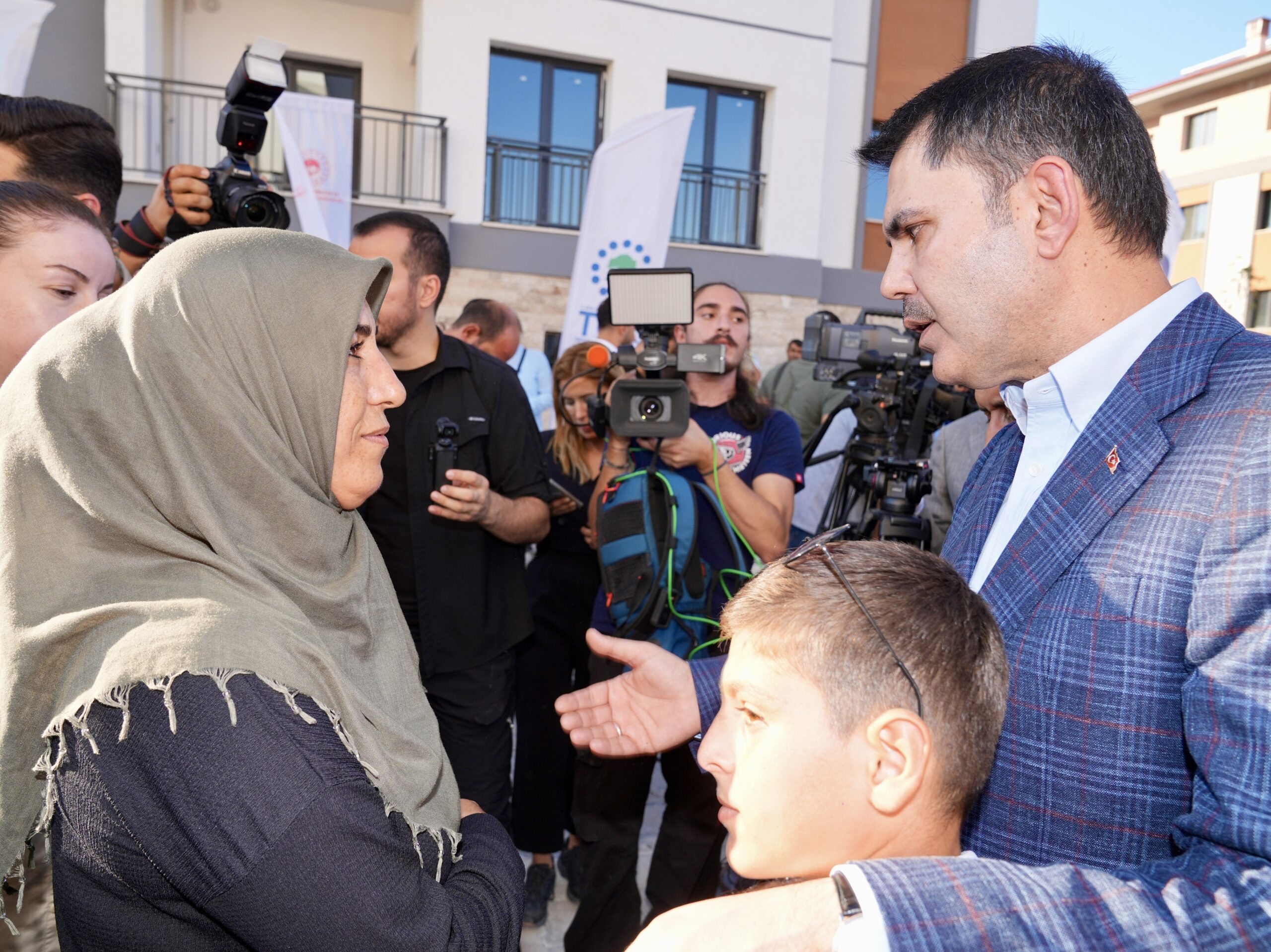 Çevre, Şehircilik ve İklim Değişikliği Bakanı Murat Kurum, deprem bölgesindeki