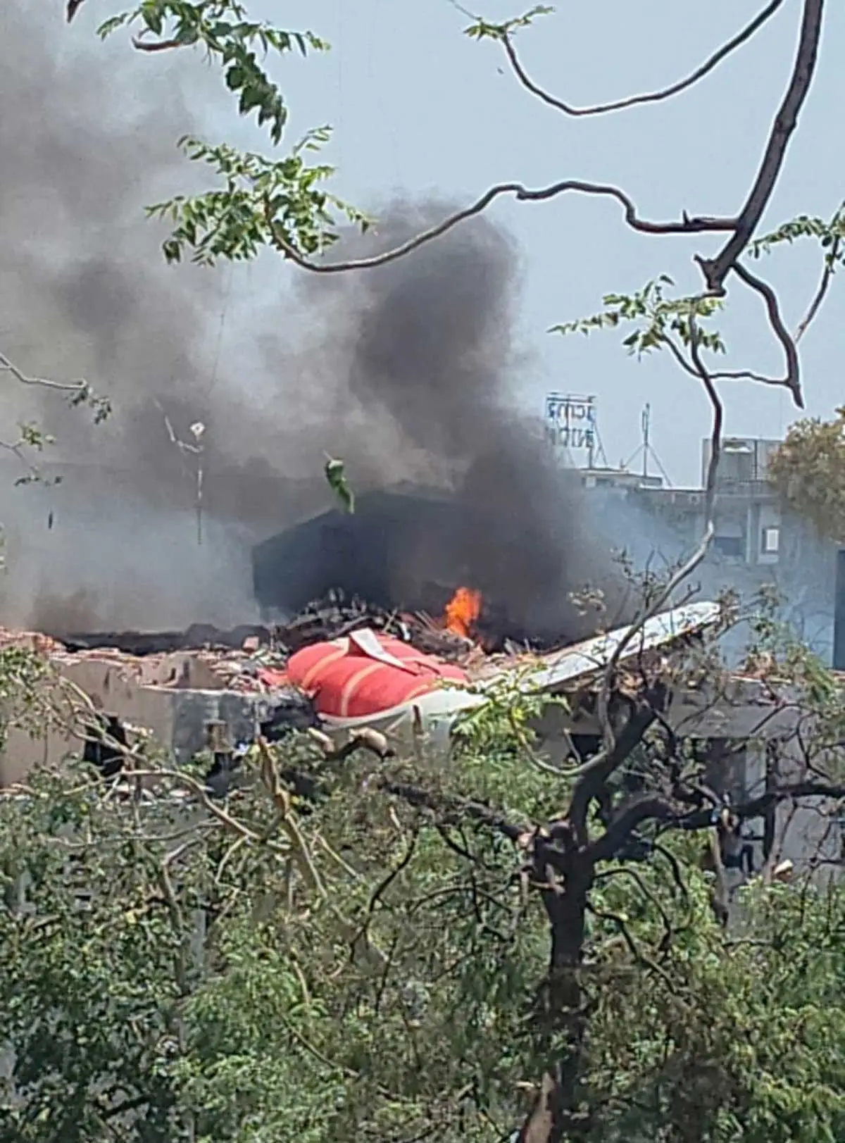 Air India’ya ait bir yolcu uçağı, Hindistan’ın batısındaki Gucerat eyaletinin