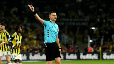 VAR KARARLARI, KIRMIZI KARTLAR VE GOL TARTIŞMALARI MAÇA DAMGA VURDU