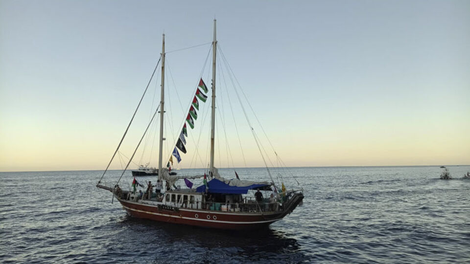 Gazze’ye insani yardım ulaştırmak için günlerdir Akdeniz’de seyreden Küresel Sumud