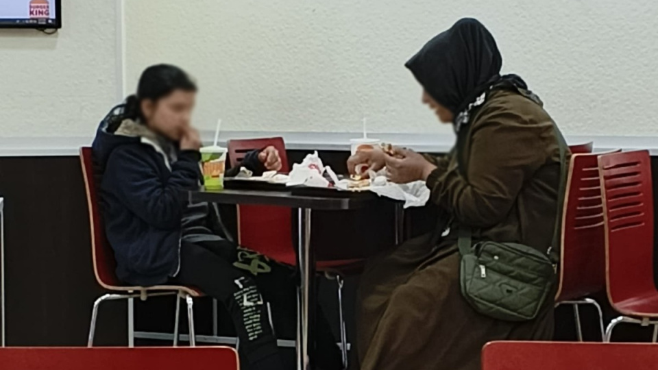İstanbul Sarıyer’de bir restoranda anne ve kız çocuğuna yönelik uygulama
