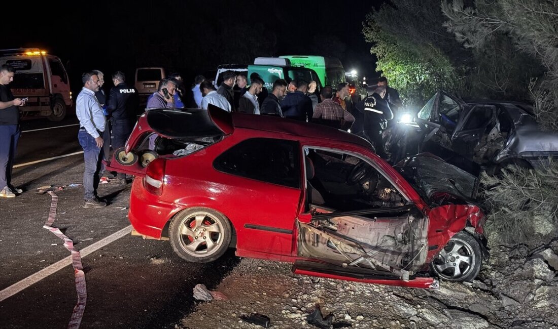 Adana’da feci kaza! Karı-koca hayatını kaybetti, 4 yaşındaki çocuk yaralandı Adana’nın Sarıçam ilçesinde iki otomobilin çarpıştığı trafik kazasında bir çift