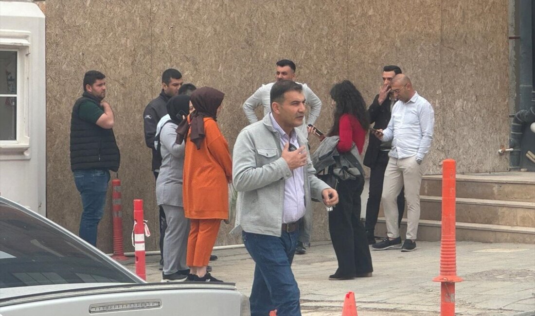 Malatya’da 5,6 büyüklüğünde deprem! Çevre illerde de hissedildi Malatya’nın Battalgazi ilçesinde saat 09.00’da meydana gelen 5,6 büyüklüğündeki deprem