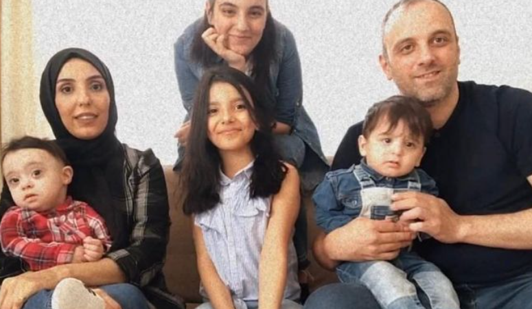 Bayram yolunda kahreden facia! Anne, baba ve 3 çocuk yan yana toprağa verildi Giresun’da kırmızı ışıkta bekleyen otomobile demir yüklü TIR’ın çarpması sonucu