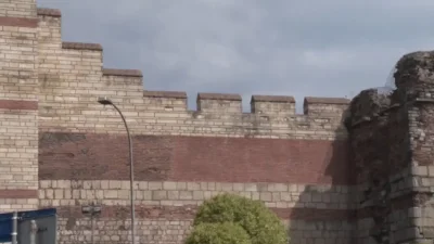 İstanbul Fatih'te bulunan tarihi Edirnekapı Surları'nda yaşanan olay, geçtiğimiz yıl