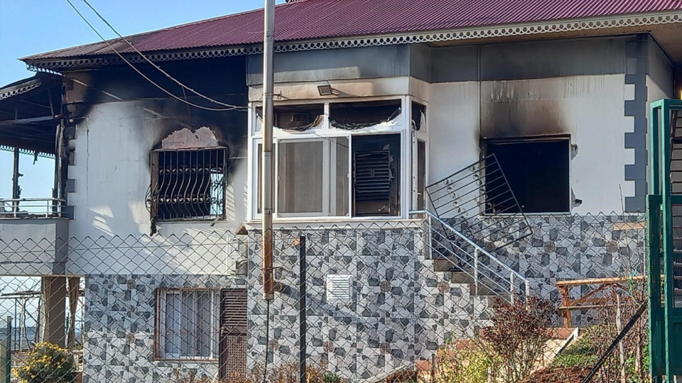 Mersin’in Erdemli ilçesinde 27 ay önce evlerinde çıkan yangında hayatını