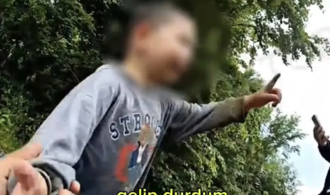 Samsun’da kaybolan 3 yaşındaki çocuğun bulunduğu anlar kameraya yansıdı Samsun'un 19 Mayıs ilçesinde kaybolan 3 yaşındaki çocuk, jandarma ekiplerinin