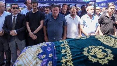 Ağrı’da hayatını kaybeden öğretmen Irmak Ayşe Koparan’ın cenazesi, memleketi İzmir’in