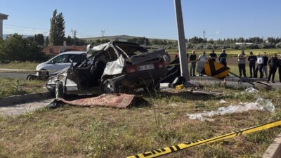 Kayseri’nin Bünyan ilçesinde iki otomobilin çarpışması sonucu meydana gelen kazada