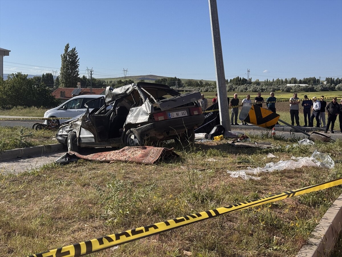 Kayseri’nin Bünyan ilçesinde iki otomobilin çarpışması sonucu meydana gelen kazada