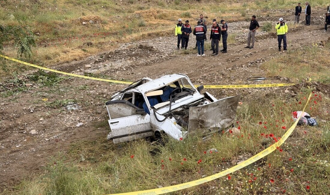 Köy yolunda feci kaza! Köprüden düşen otomobilde 2 çocuk hayatını kaybetti Yozgat’ın Yerköy ilçesinde köy yolunda ilerleyen otomobil, Kördeve köyü mevkisinde
