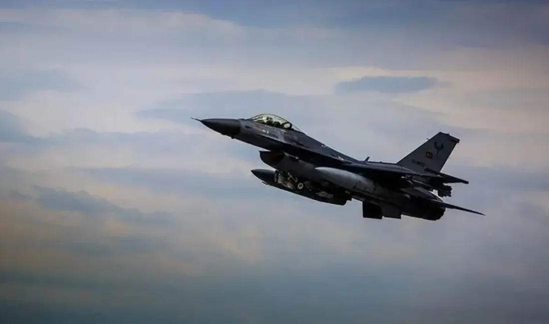 Uçak kaçırılma kodu veren yolcu uçağı Türk hava sahasına girdi: F-16’lar eşlik etti Varşova-Tel Aviv seferini yapan LOT Havayolları’na ait yolcu uçağı, Bulgaristan