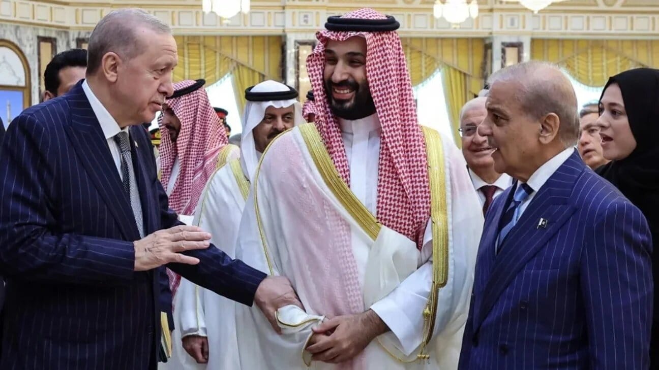 Mekke Paktı ülkeleri Türkiye, Pakistan ve Suudi Arabistan'ın dışişleri bakanları
