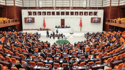 1984’ten beri bu ülkede kardeş kanı akıyor. Gençlerimiz yok yere
