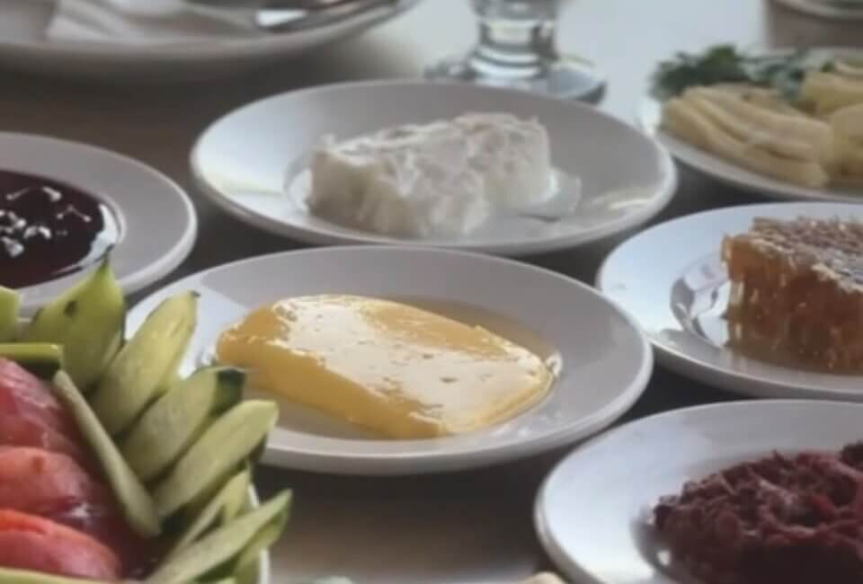 Görünüşe göre kahvaltı o kadar da kötü bir şey değil,