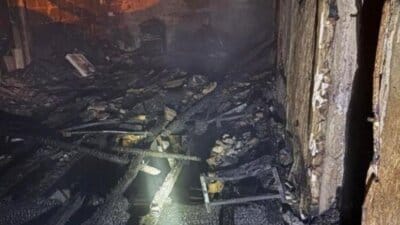Aydın’ın Karacasu ilçesinde bir evde çıkan yangın, aynı aileden üç