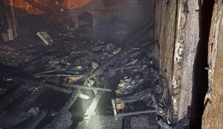 Aydın’ın Karacasu ilçesinde bir evde çıkan yangın, aynı aileden üç