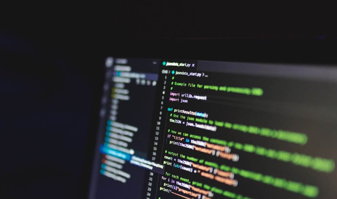 İnternet sitelerinin büyük bölümünde kullanılan PHP programlama dilinde, yapay zekâ